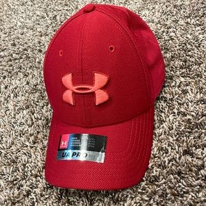 Under Armour UA pro fit, M/L baseball hat classic fit.